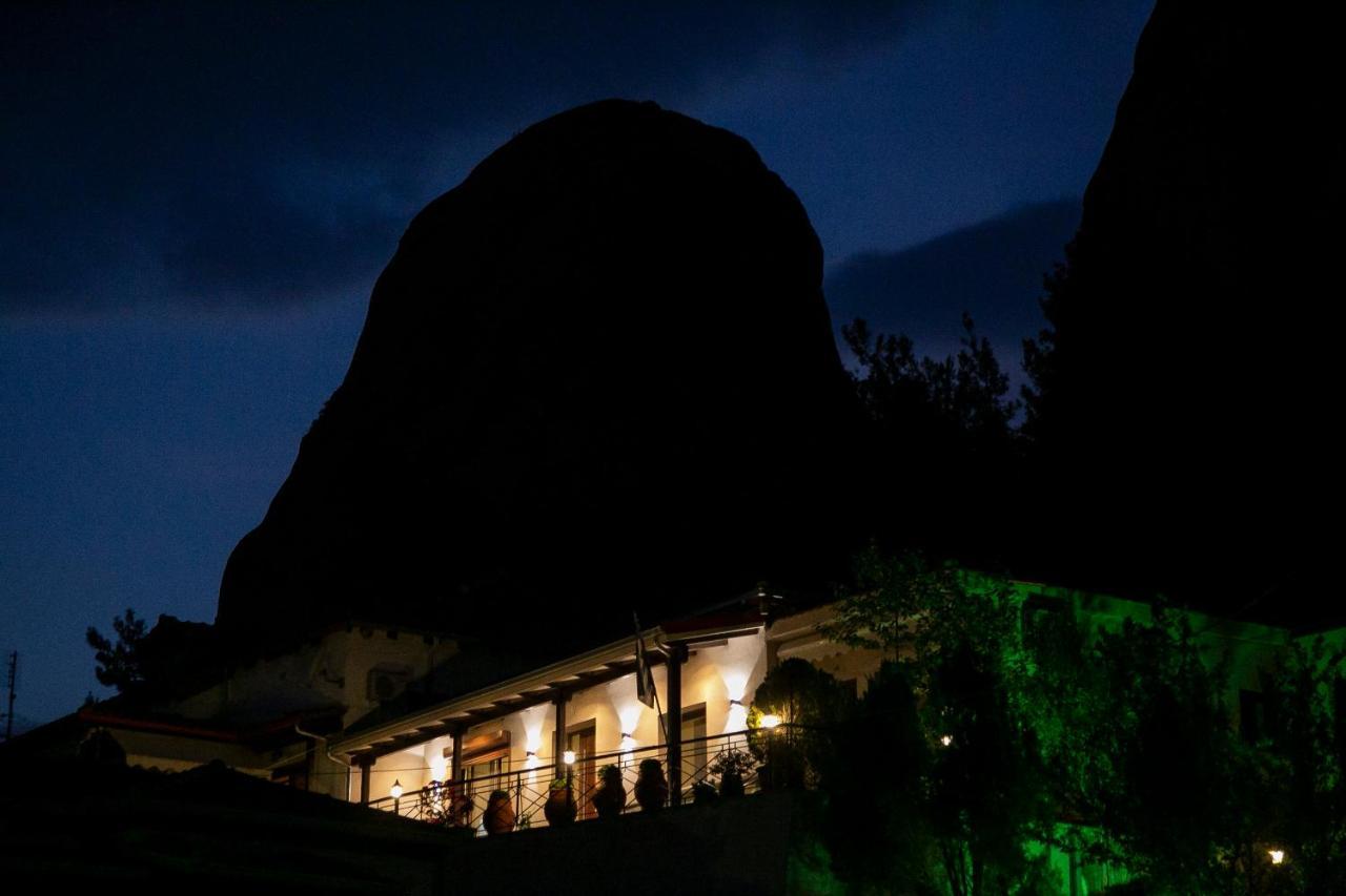Under The Rocks Meteora Panoramic View Villa Kalambaka Exterior photo